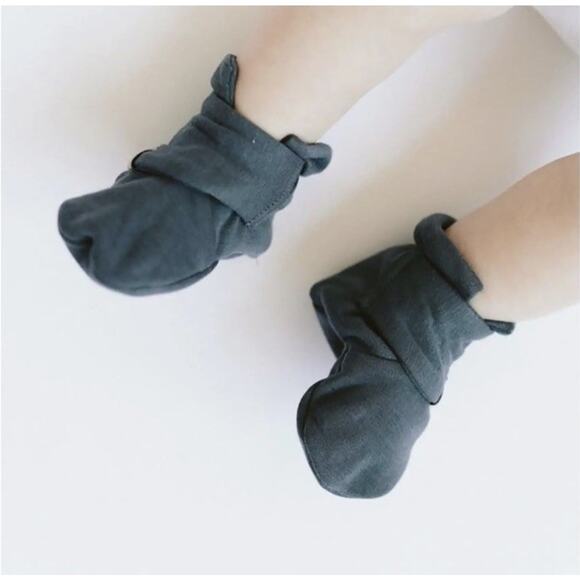 Goumi Baby Booties Size 0-3 Months Stay On Boot Organic Bamboo Midnight Black - Picture 4 of 5